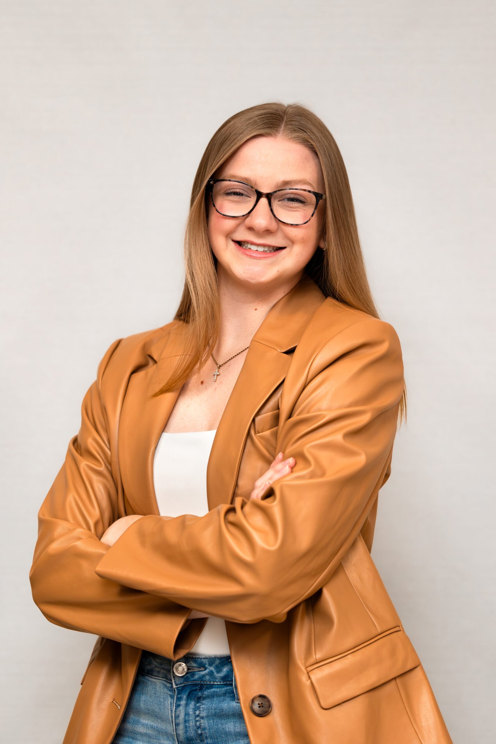 gabbygiese_headshot-6 Professional headshot of young girl.